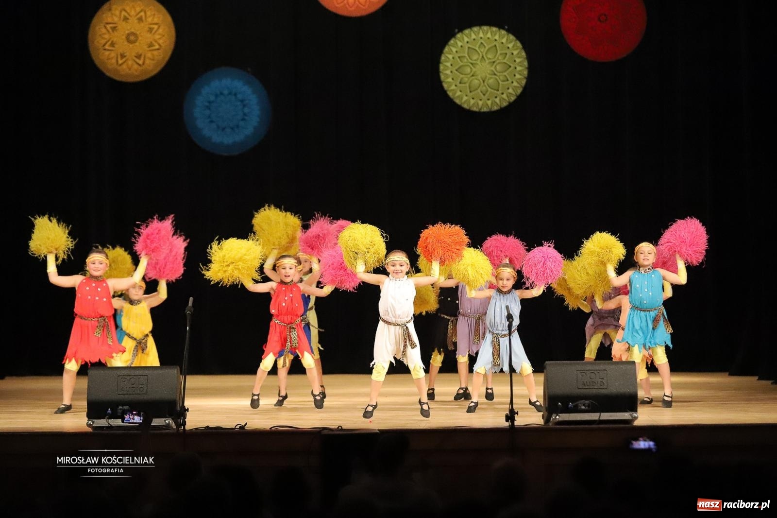 Zdjęcie w galerii na portalu naszraciborz.pl: Rekordowe wsparcie dla Stasia. Koncert charytatywny Stowarzyszenia Źródło w RCK wiadomości z regionu