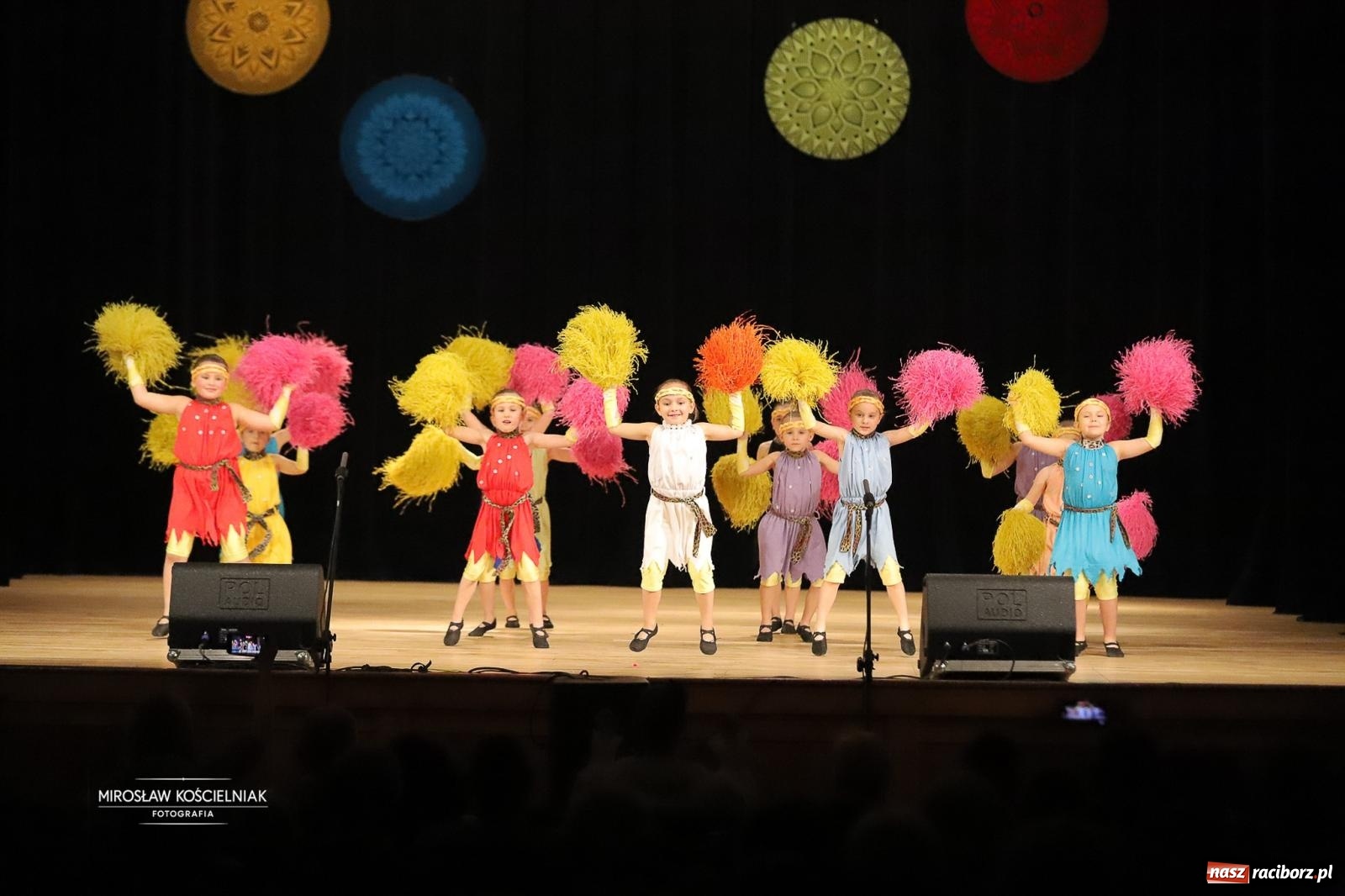 Zdjęcie w galerii na portalu naszraciborz.pl: Rekordowe wsparcie dla Stasia. Koncert charytatywny Stowarzyszenia Źródło w RCK wiadomości z regionu