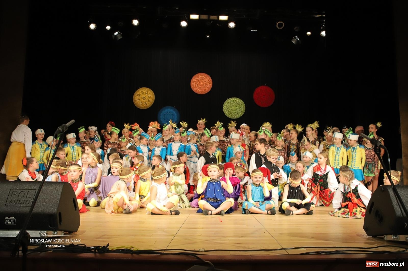 Zdjęcie w galerii na portalu naszraciborz.pl: Rekordowe wsparcie dla Stasia. Koncert charytatywny Stowarzyszenia Źródło w RCK wiadomości z regionu