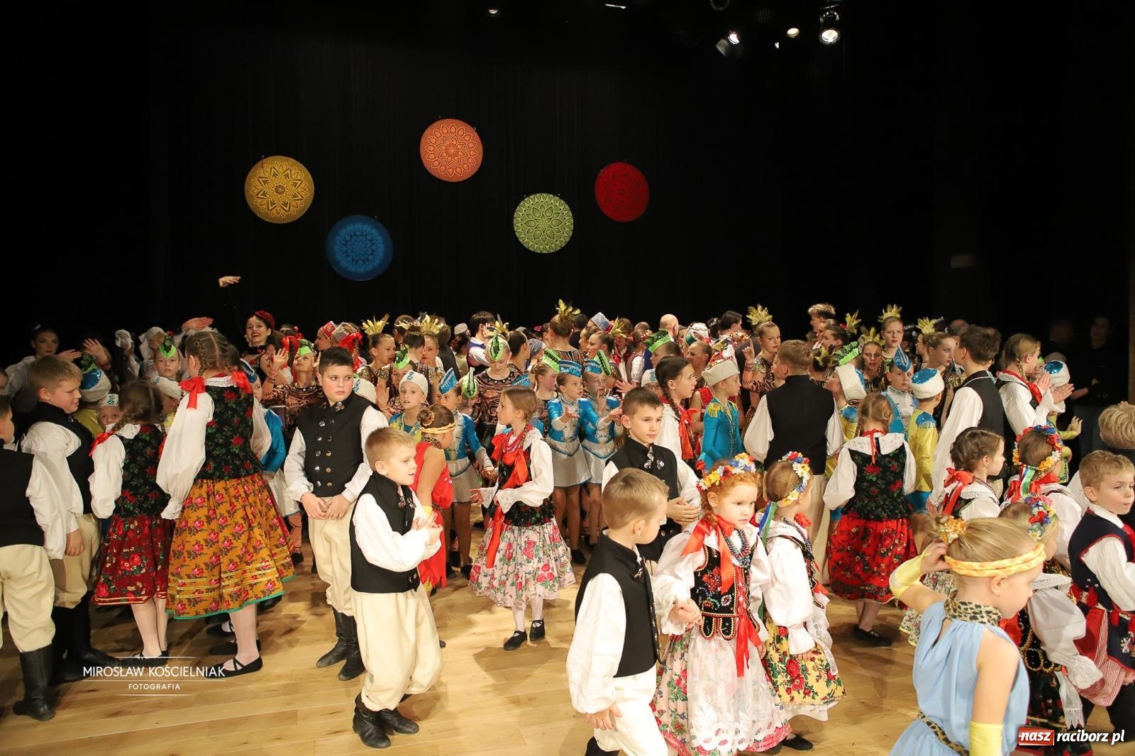 Zdjęcie w galerii na portalu naszraciborz.pl: Rekordowe wsparcie dla Stasia. Koncert charytatywny Stowarzyszenia Źródło w RCK wiadomości z regionu