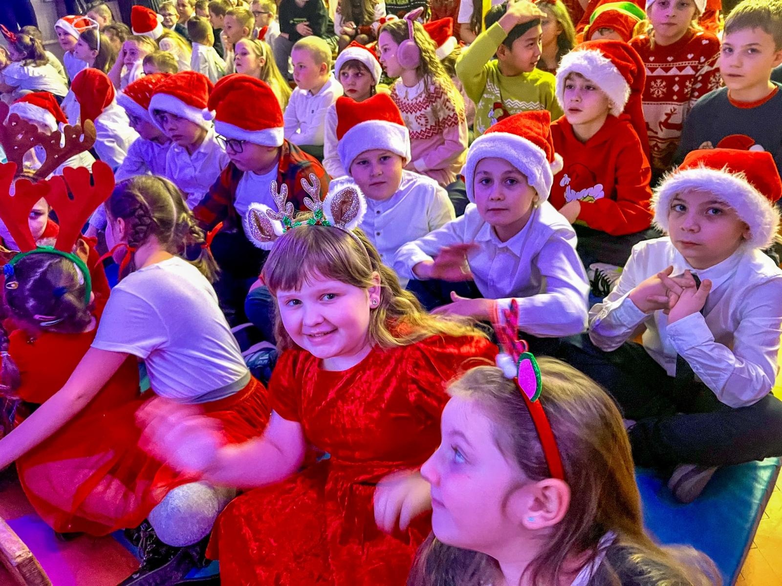 Zdjęcie w galerii na portalu naszraciborz.pl: Świąteczny Kiermasz w Szkole Podstawowej nr 13 [FOTO] wiadomości z regionu