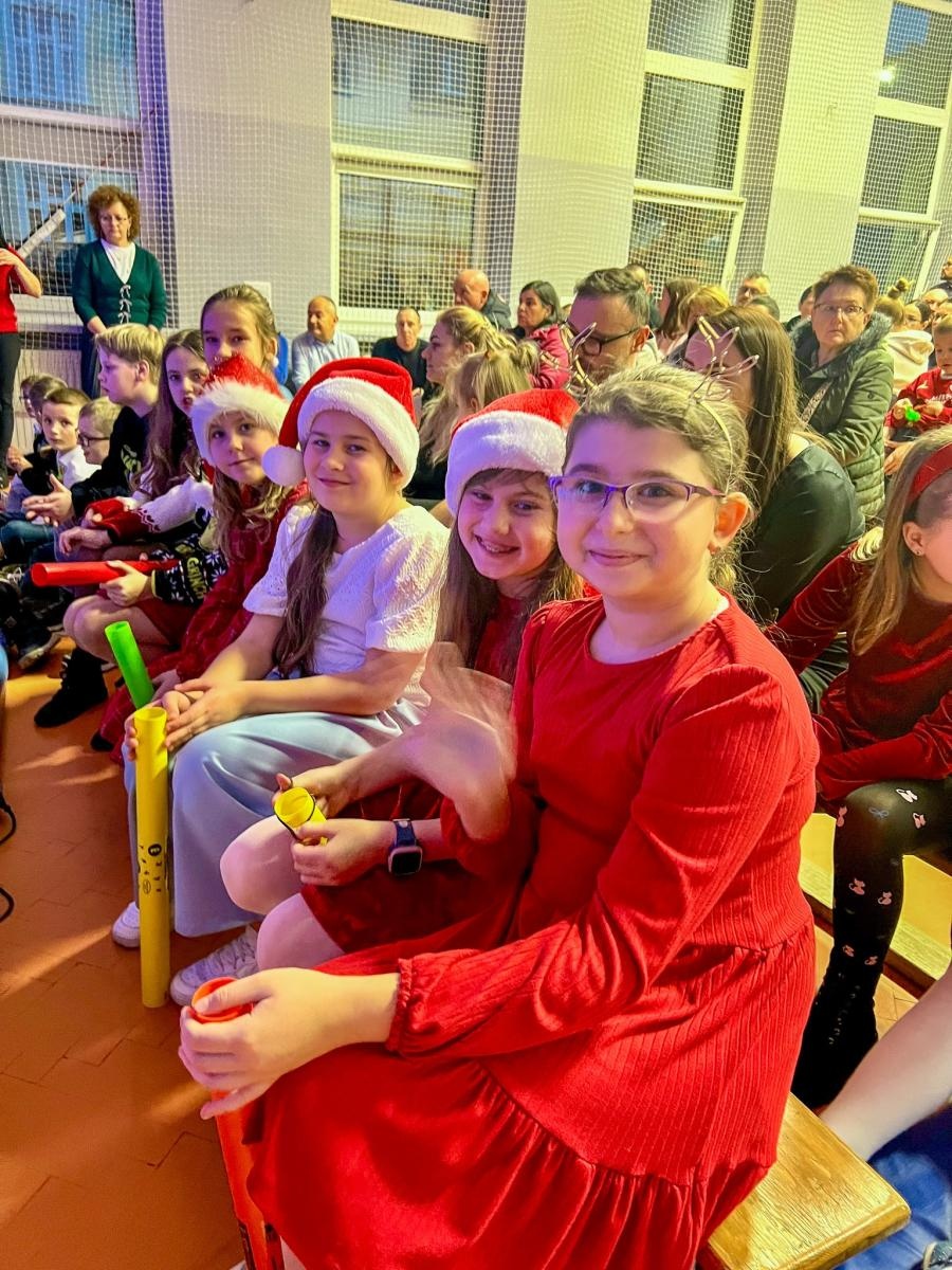 Zdjęcie w galerii na portalu naszraciborz.pl: Świąteczny Kiermasz w Szkole Podstawowej nr 13 [FOTO] wiadomości z regionu