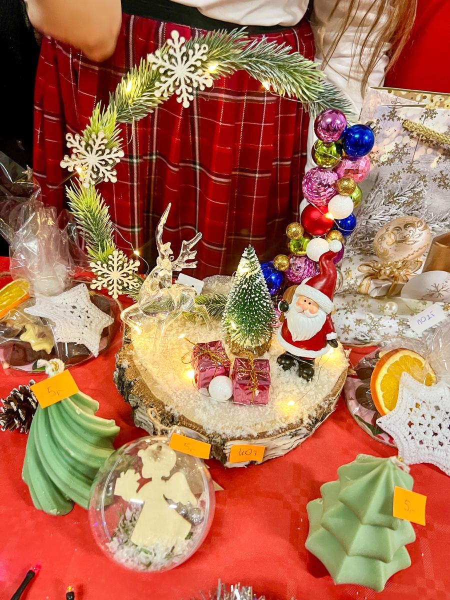 Zdjęcie w galerii na portalu naszraciborz.pl: Świąteczny Kiermasz w Szkole Podstawowej nr 13 [FOTO] wiadomości z regionu