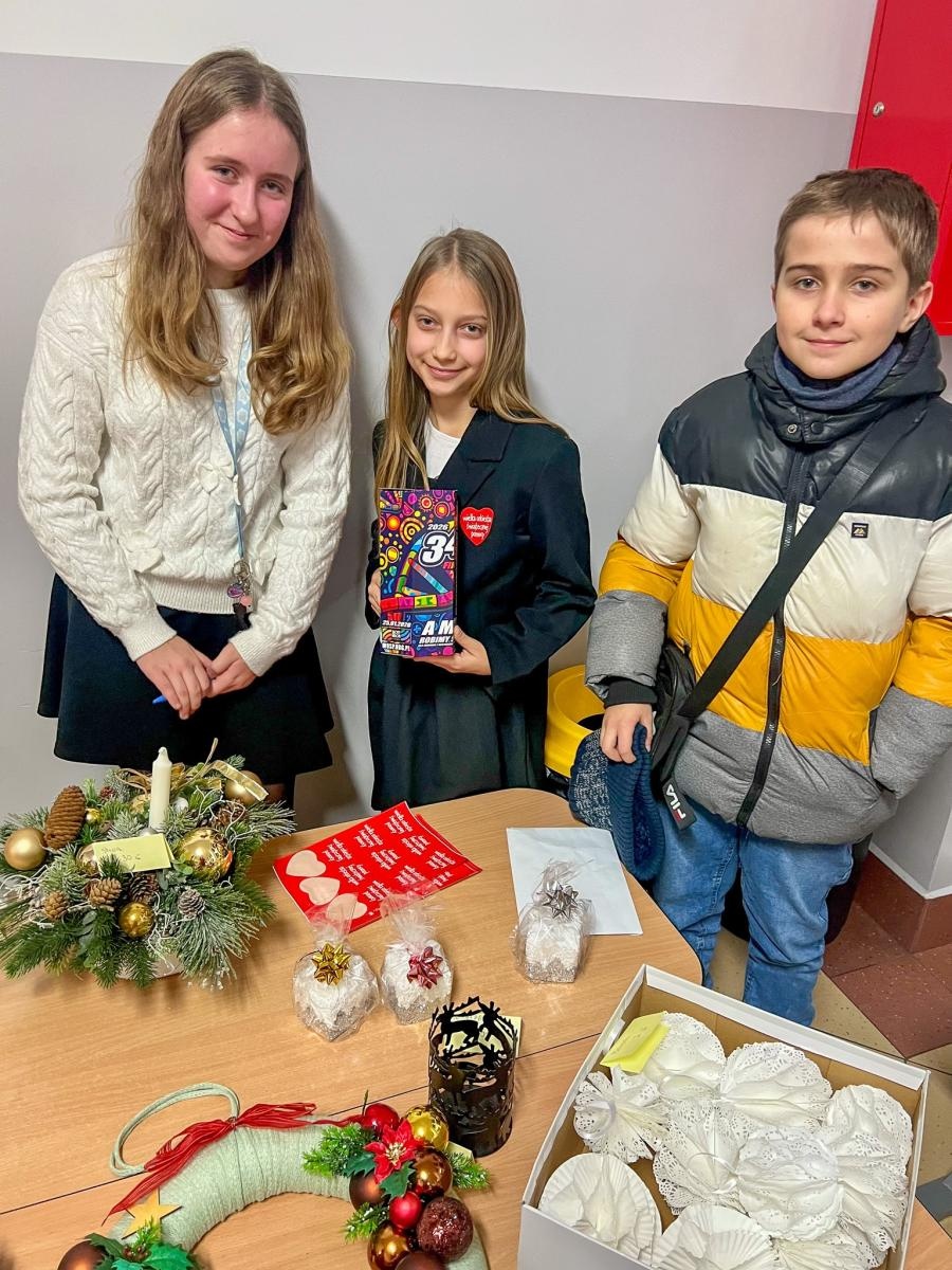 Zdjęcie w galerii na portalu naszraciborz.pl: Świąteczny Kiermasz w Szkole Podstawowej nr 13 [FOTO] wiadomości z regionu