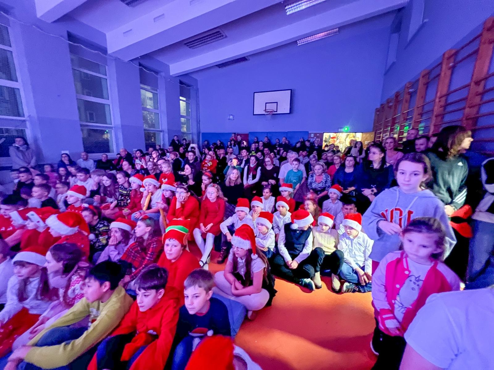 Zdjęcie w galerii na portalu naszraciborz.pl: Świąteczny Kiermasz w Szkole Podstawowej nr 13 [FOTO] wiadomości z regionu