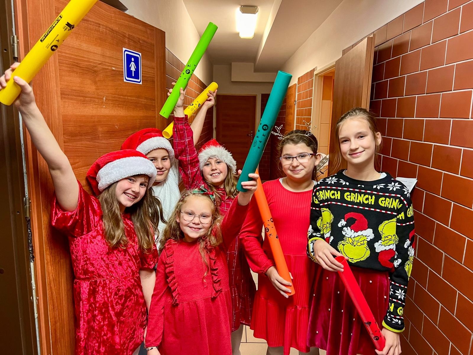 Zdjęcie w galerii na portalu naszraciborz.pl: Świąteczny Kiermasz w Szkole Podstawowej nr 13 [FOTO] wiadomości z regionu