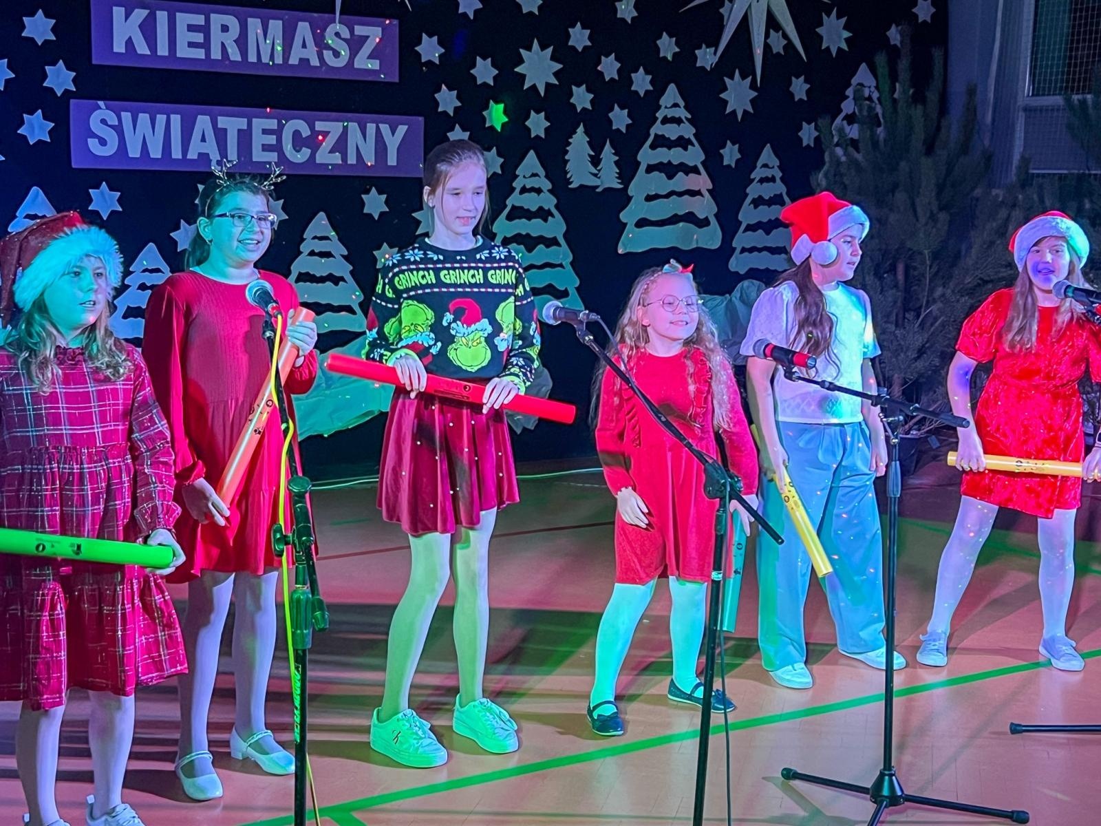 Zdjęcie w galerii na portalu naszraciborz.pl: Świąteczny Kiermasz w Szkole Podstawowej nr 13 [FOTO] wiadomości z regionu