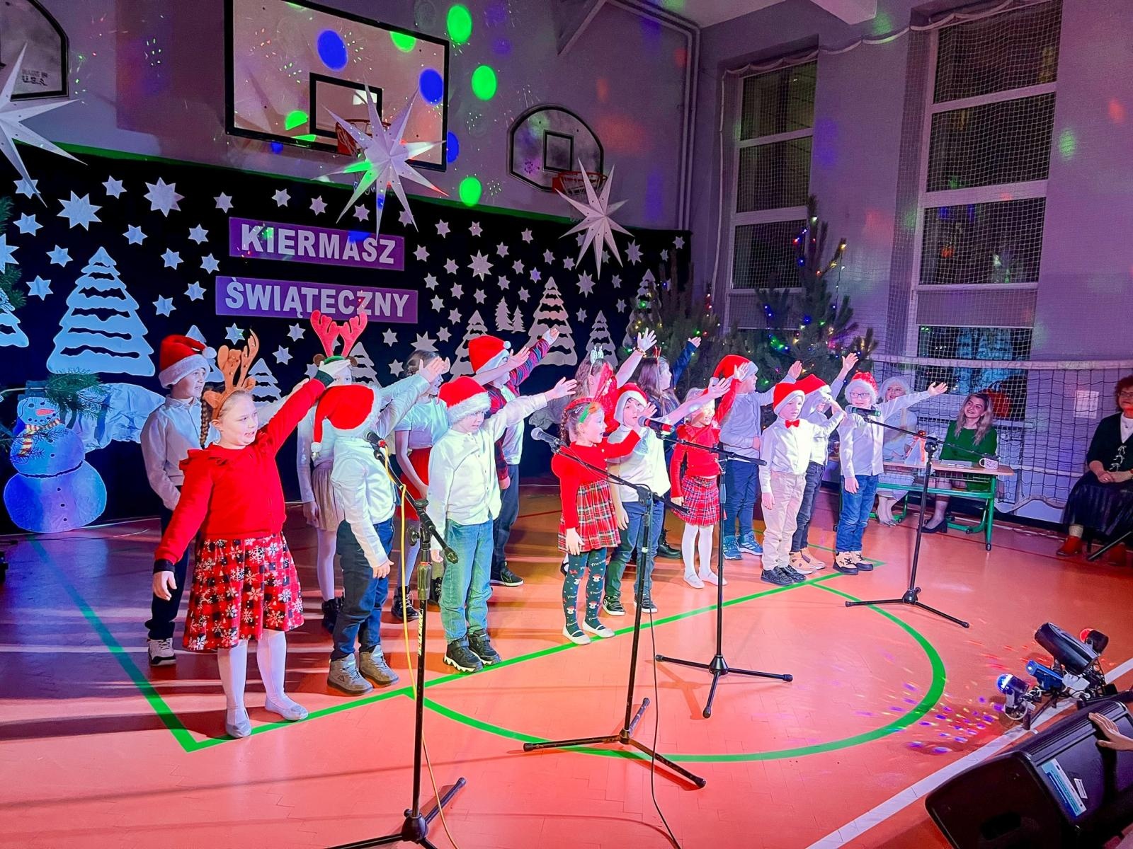 Zdjęcie w galerii na portalu naszraciborz.pl: Świąteczny Kiermasz w Szkole Podstawowej nr 13 [FOTO] wiadomości z regionu