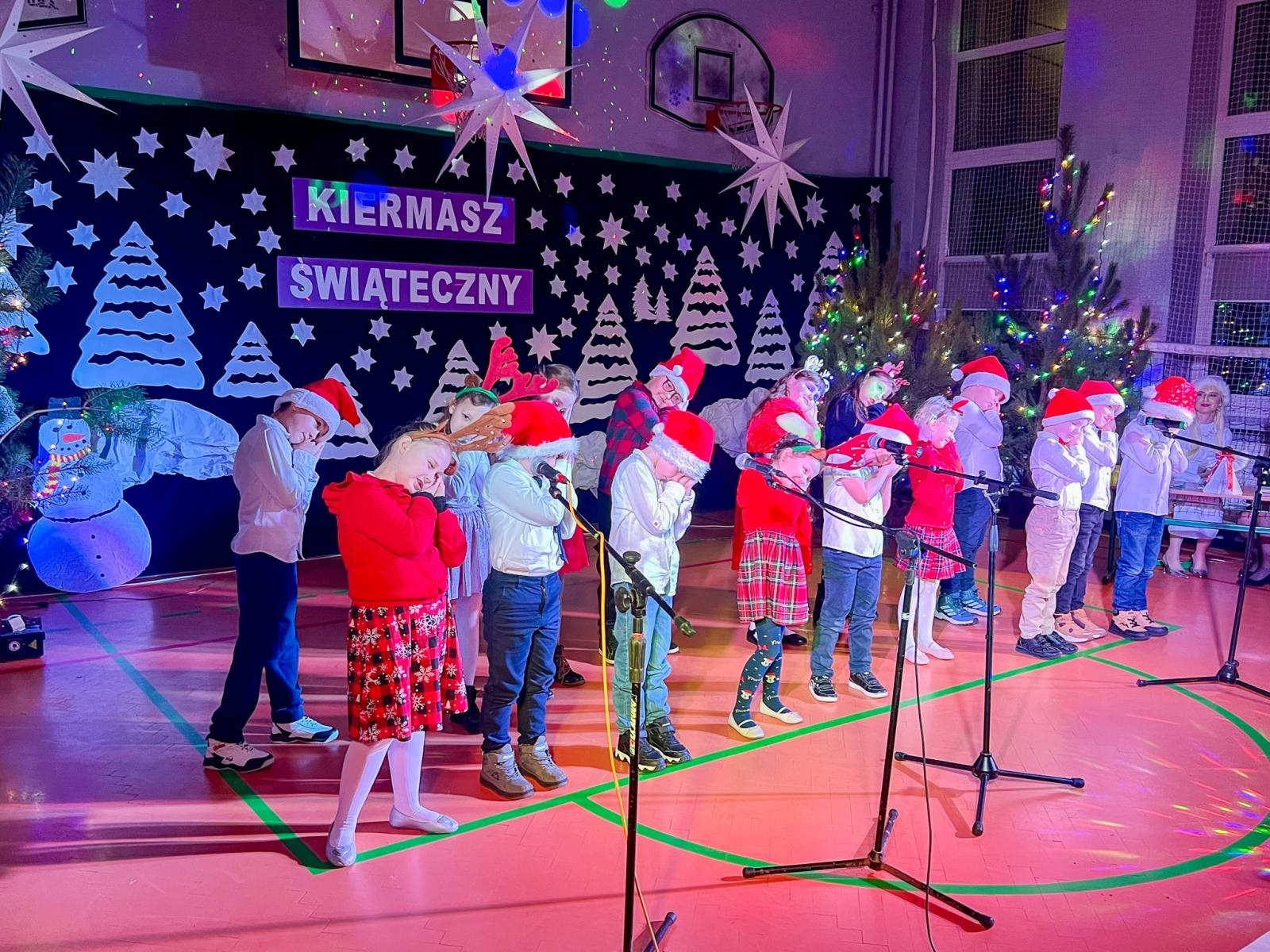 Zdjęcie w galerii na portalu naszraciborz.pl: Świąteczny Kiermasz w Szkole Podstawowej nr 13 [FOTO] wiadomości z regionu