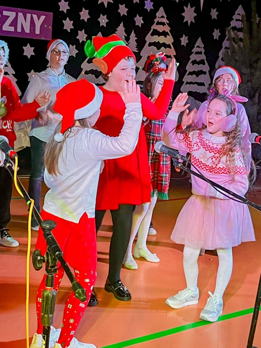 Zdjęcie w galerii na portalu naszraciborz.pl: Świąteczny Kiermasz w Szkole Podstawowej nr 13 [FOTO] wiadomości z regionu