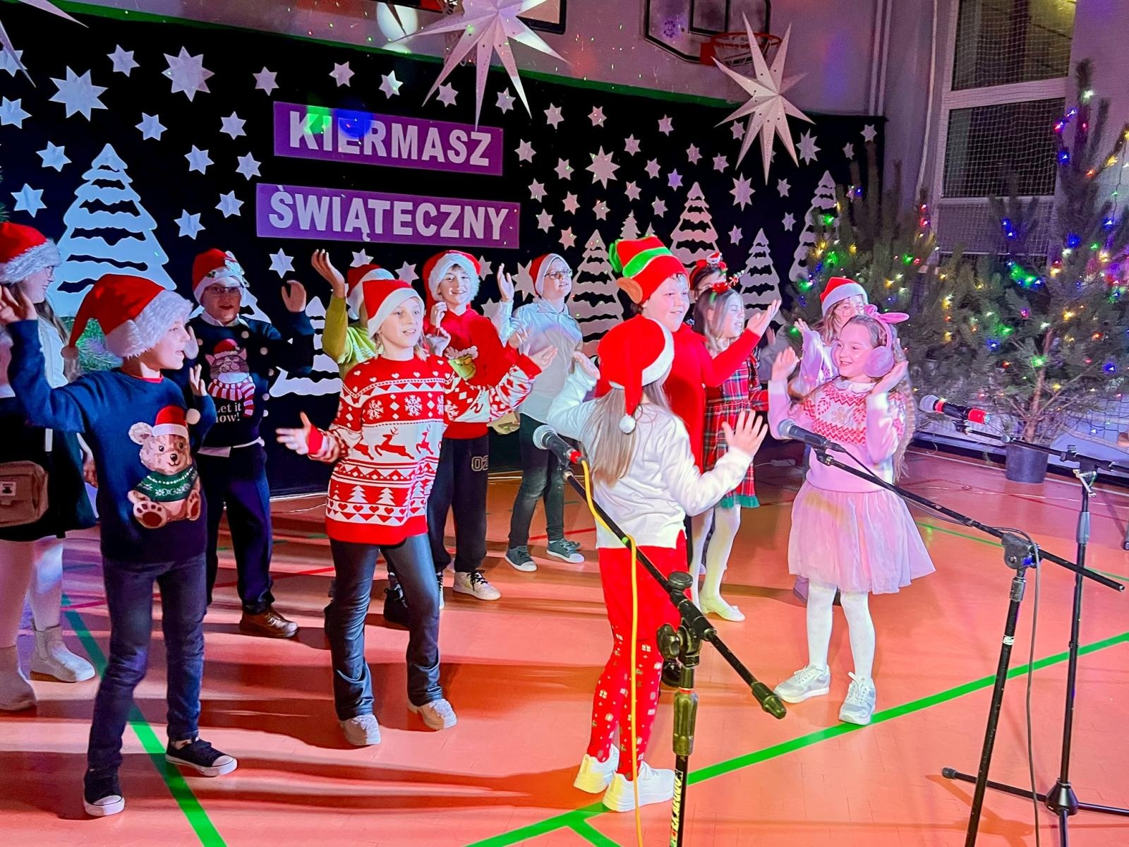 Zdjęcie w galerii na portalu naszraciborz.pl: Świąteczny Kiermasz w Szkole Podstawowej nr 13 [FOTO] wiadomości z regionu