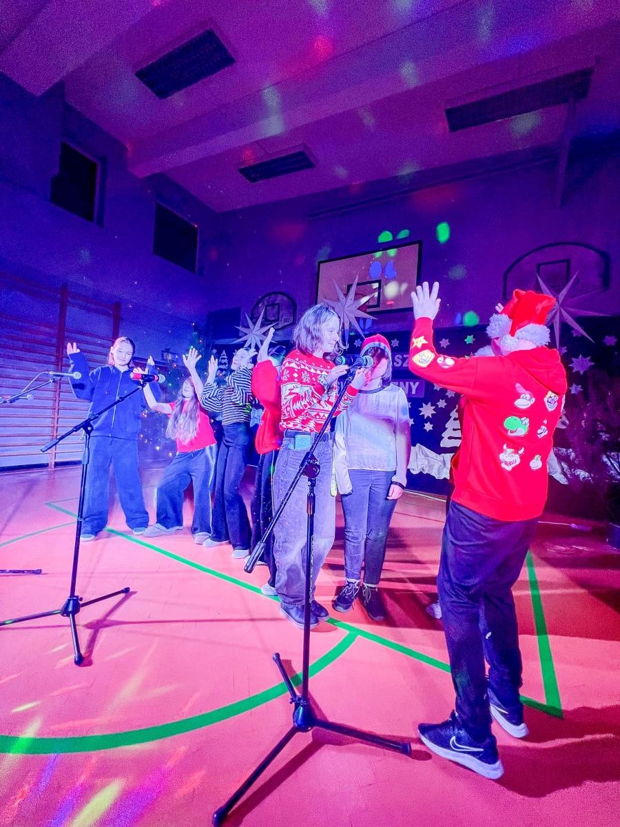 Zdjęcie w galerii na portalu naszraciborz.pl: Świąteczny Kiermasz w Szkole Podstawowej nr 13 [FOTO] wiadomości z regionu