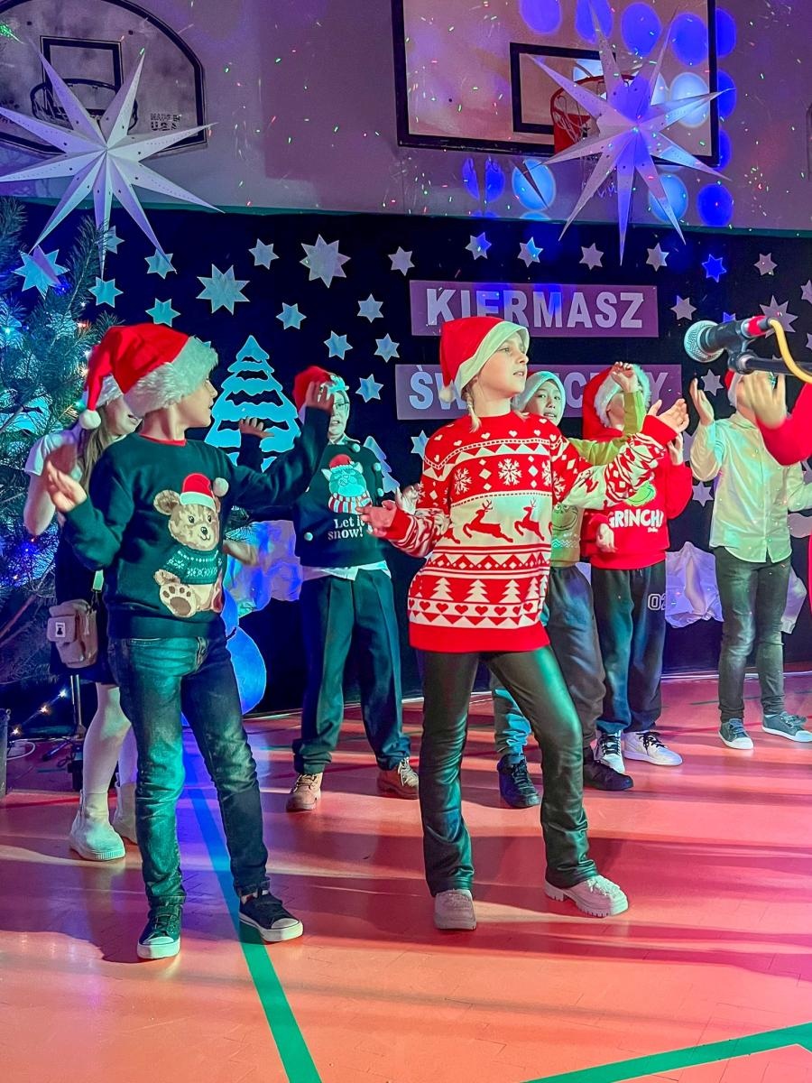Zdjęcie w galerii na portalu naszraciborz.pl: Świąteczny Kiermasz w Szkole Podstawowej nr 13 [FOTO] wiadomości z regionu