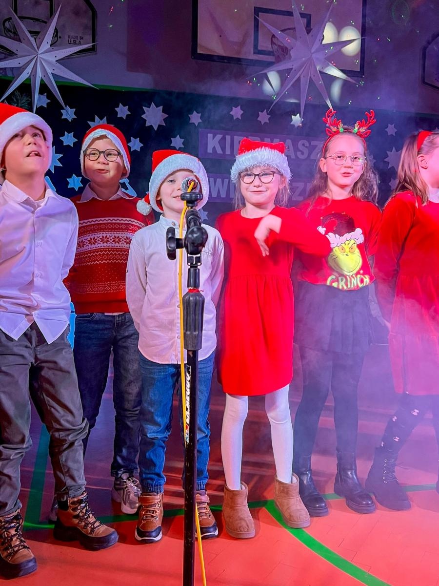 Zdjęcie w galerii na portalu naszraciborz.pl: Świąteczny Kiermasz w Szkole Podstawowej nr 13 [FOTO] wiadomości z regionu