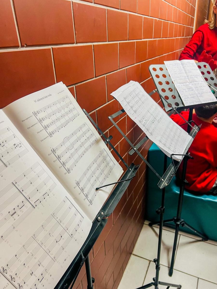 Zdjęcie w galerii na portalu naszraciborz.pl: Świąteczny Kiermasz w Szkole Podstawowej nr 13 [FOTO] wiadomości z regionu