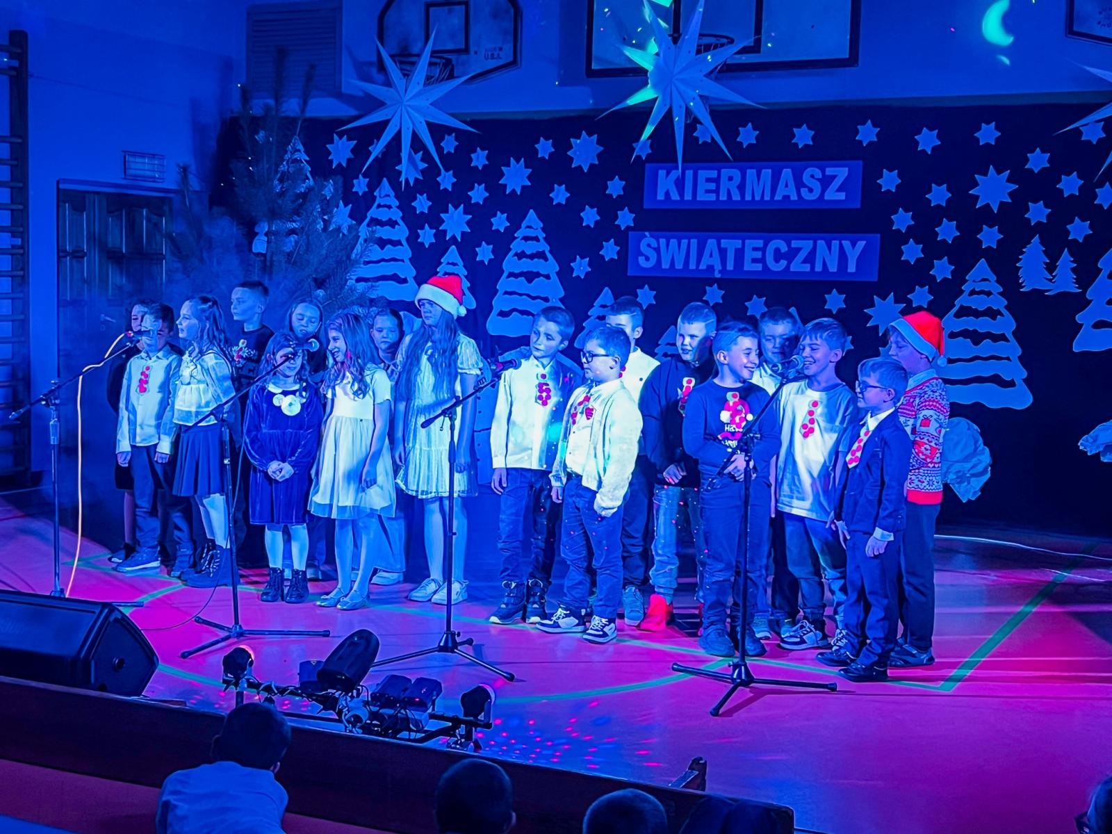 Zdjęcie w galerii na portalu naszraciborz.pl: Świąteczny Kiermasz w Szkole Podstawowej nr 13 [FOTO] wiadomości z regionu