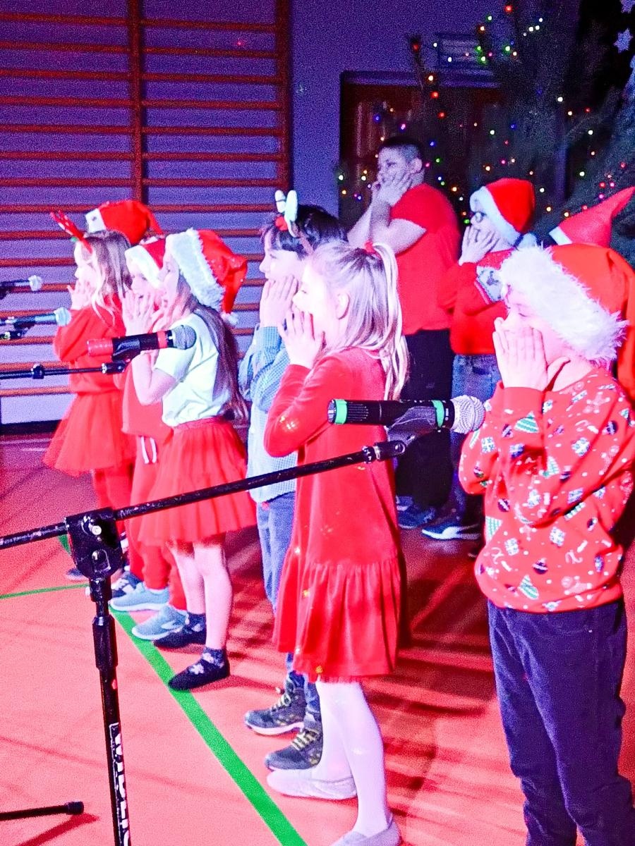 Zdjęcie w galerii na portalu naszraciborz.pl: Świąteczny Kiermasz w Szkole Podstawowej nr 13 [FOTO] wiadomości z regionu