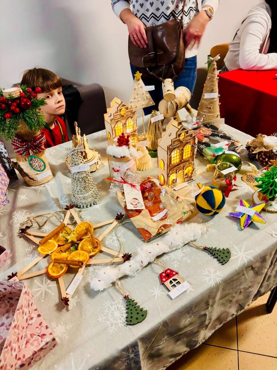 Zdjęcie w galerii na portalu naszraciborz.pl: Świąteczny Kiermasz w Szkole Podstawowej nr 13 [FOTO] wiadomości z regionu