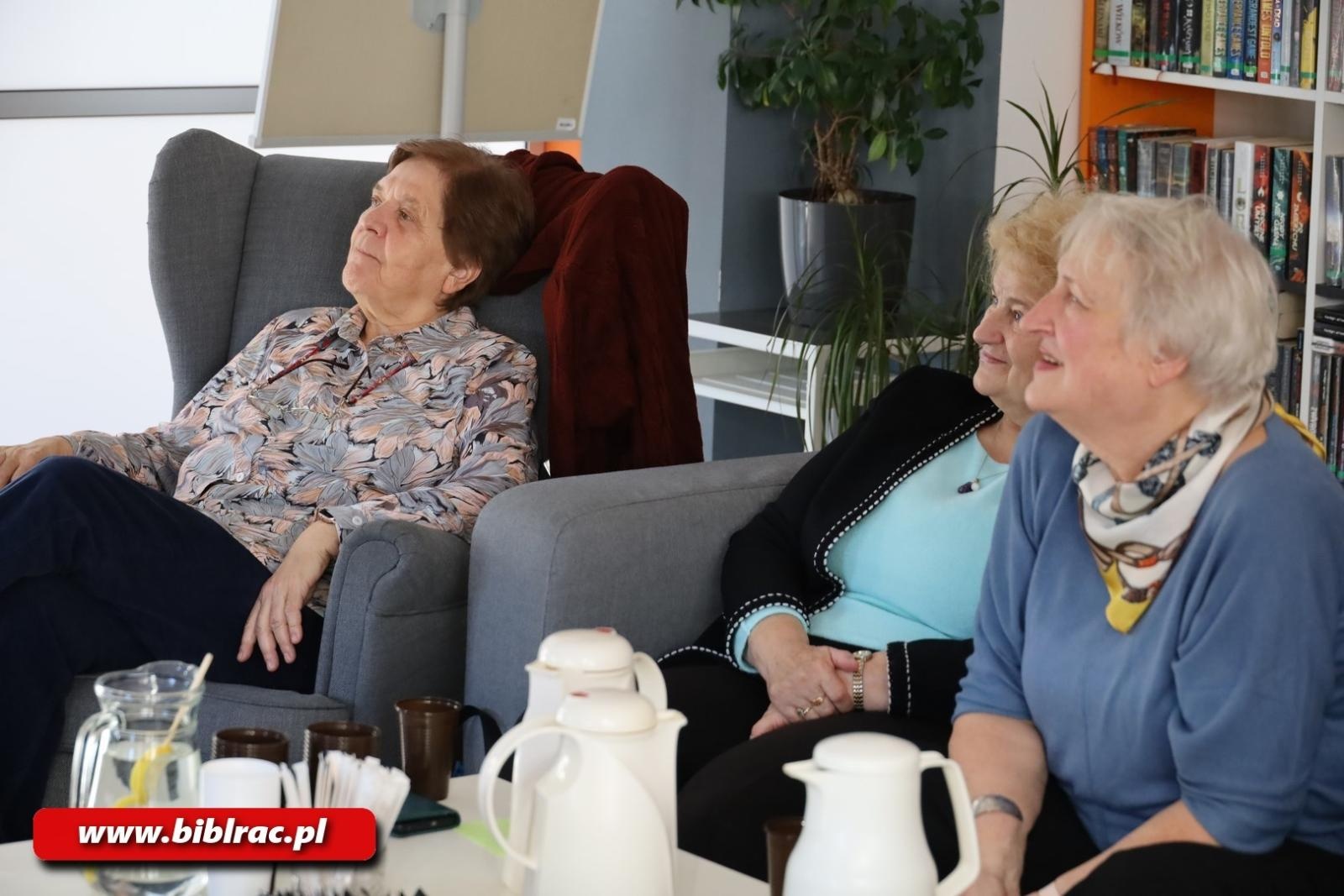 Zdjęcie w galerii na portalu naszraciborz.pl: Kawiarenka Seniora – grudniowe spotkania pełne rozmów, refleksji i wsparcia wiadomości z regionu
