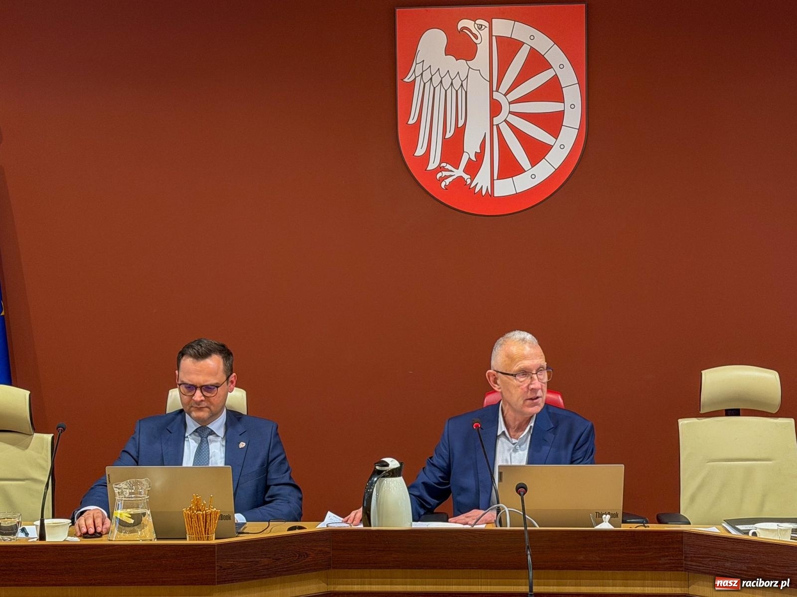 Zdjęcie w galerii na portalu naszraciborz.pl: Polowy i Fita powiedzieli STOP. Zmiany w oświacie wstrzymane, sesja bez kworum wiadomości z regionu