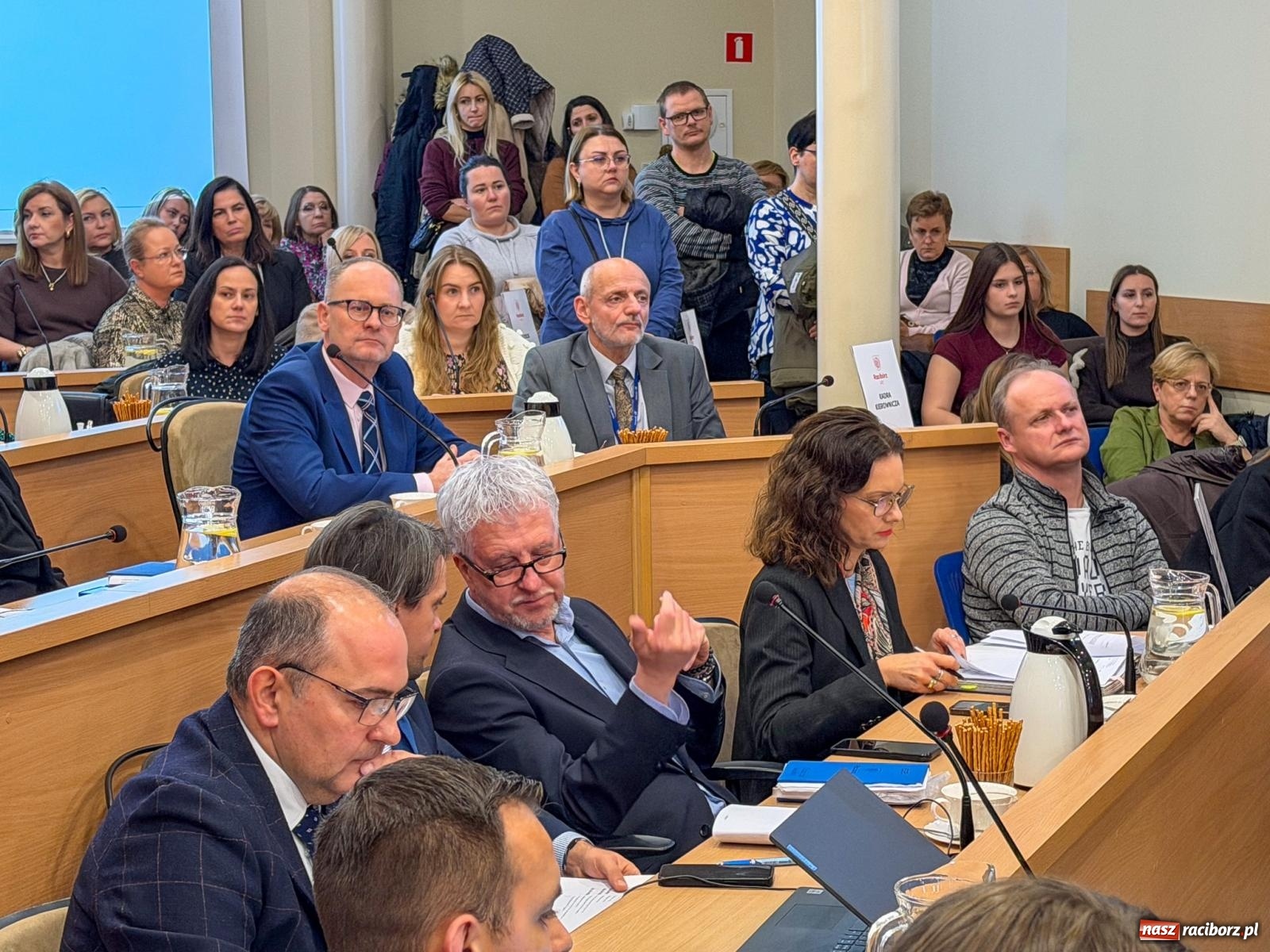 Zdjęcie w galerii na portalu naszraciborz.pl: Polowy i Fita powiedzieli STOP. Zmiany w oświacie wstrzymane, sesja bez kworum wiadomości z regionu