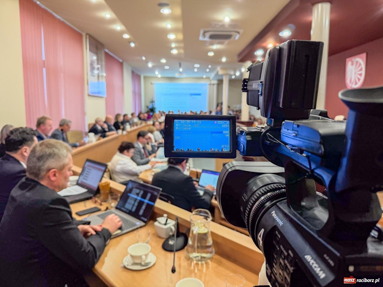 Zdjęcie w galerii na portalu naszraciborz.pl: Polowy i Fita powiedzieli STOP. Zmiany w oświacie wstrzymane, sesja bez kworum wiadomości z regionu