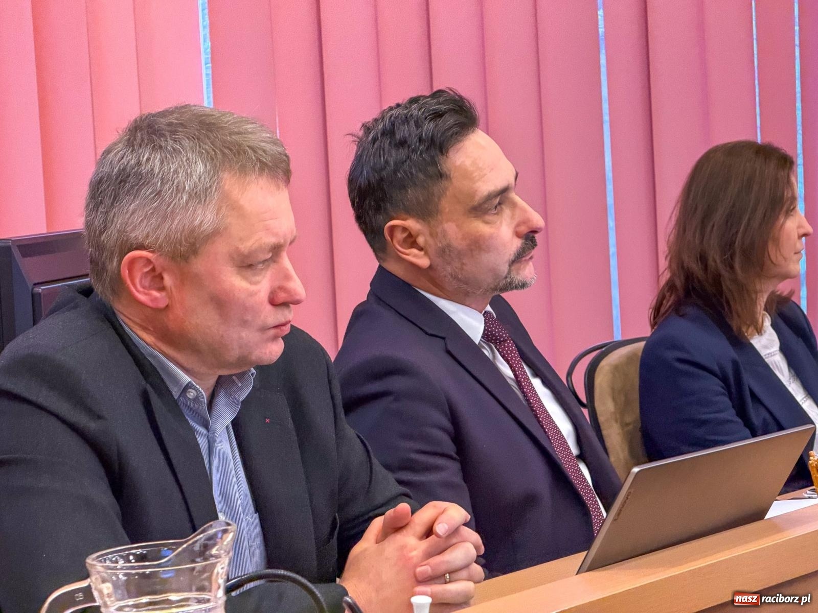 Zdjęcie w galerii na portalu naszraciborz.pl: Polowy i Fita powiedzieli STOP. Zmiany w oświacie wstrzymane, sesja bez kworum wiadomości z regionu