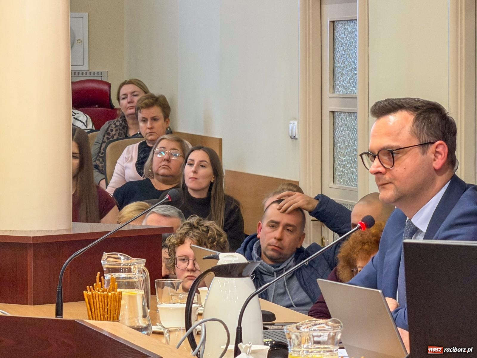 Zdjęcie w galerii na portalu naszraciborz.pl: Polowy i Fita powiedzieli STOP. Zmiany w oświacie wstrzymane, sesja bez kworum wiadomości z regionu