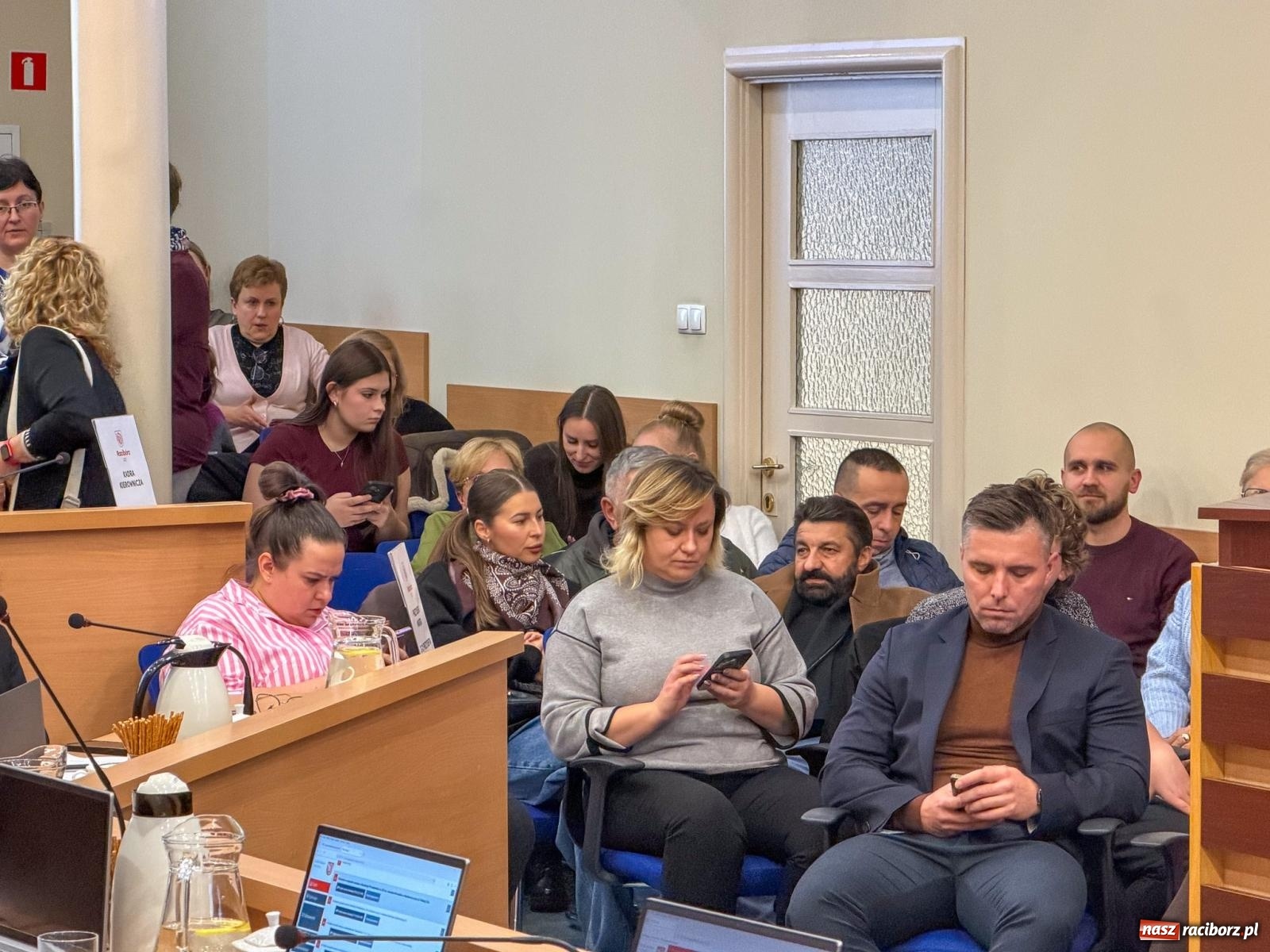 Zdjęcie w galerii na portalu naszraciborz.pl: Polowy i Fita powiedzieli STOP. Zmiany w oświacie wstrzymane, sesja bez kworum wiadomości z regionu