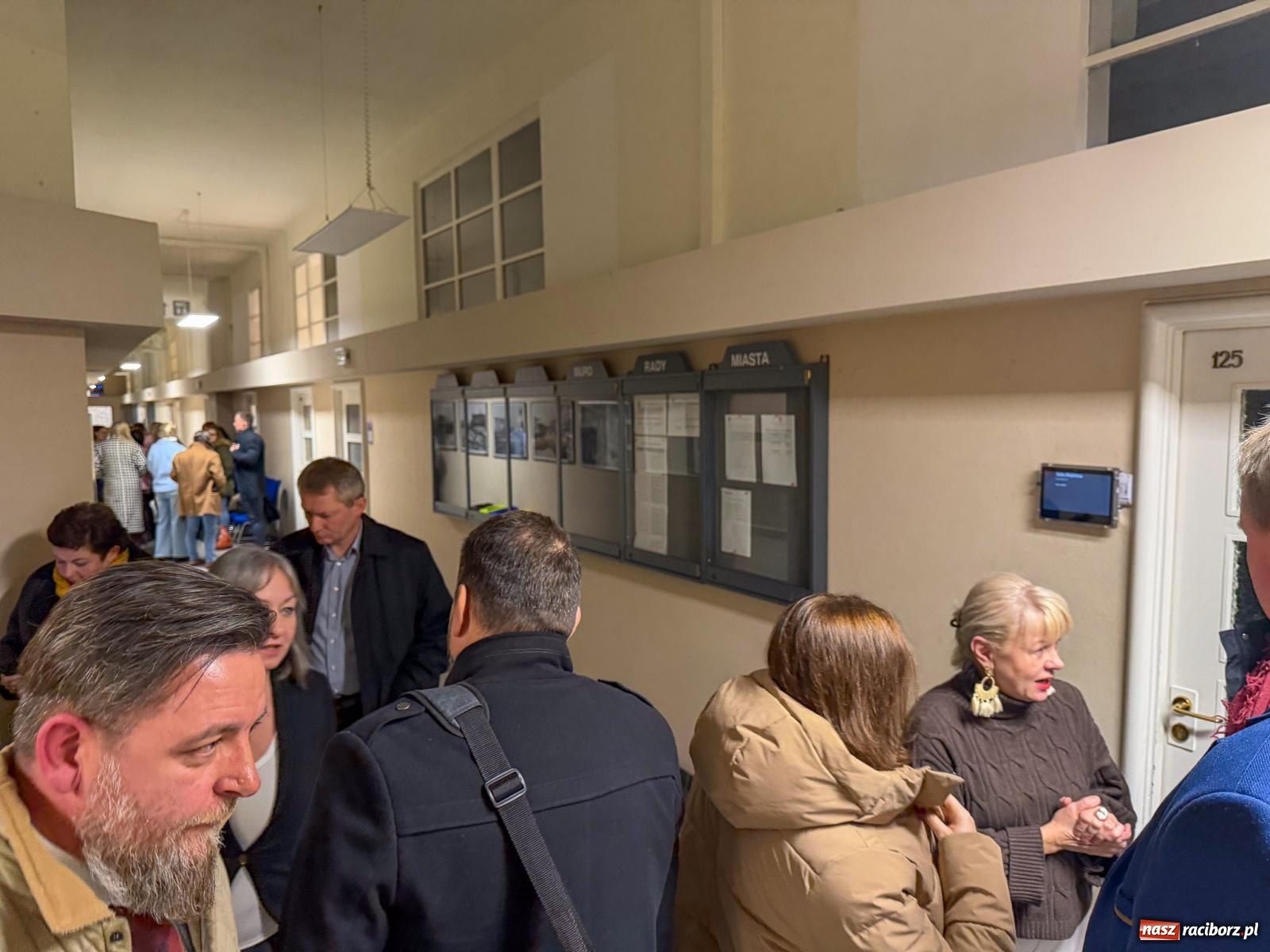 Zdjęcie w galerii na portalu naszraciborz.pl: Polowy i Fita powiedzieli STOP. Zmiany w oświacie wstrzymane, sesja bez kworum wiadomości z regionu