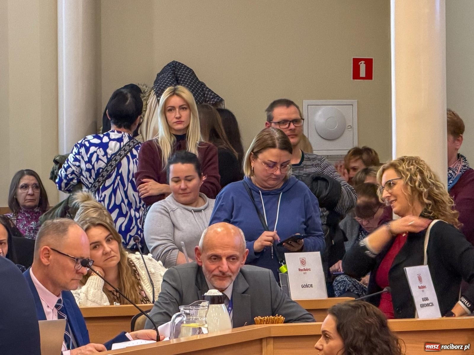 Zdjęcie w galerii na portalu naszraciborz.pl: Polowy i Fita powiedzieli STOP. Zmiany w oświacie wstrzymane, sesja bez kworum wiadomości z regionu