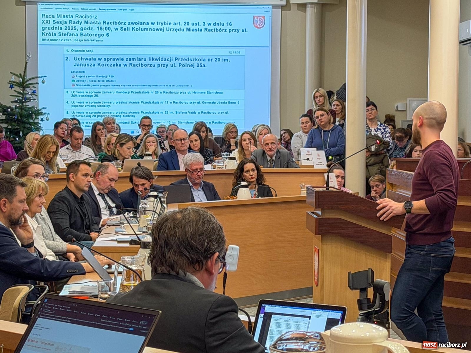 Zdjęcie w galerii na portalu naszraciborz.pl: Polowy i Fita powiedzieli STOP. Zmiany w oświacie wstrzymane, sesja bez kworum wiadomości z regionu