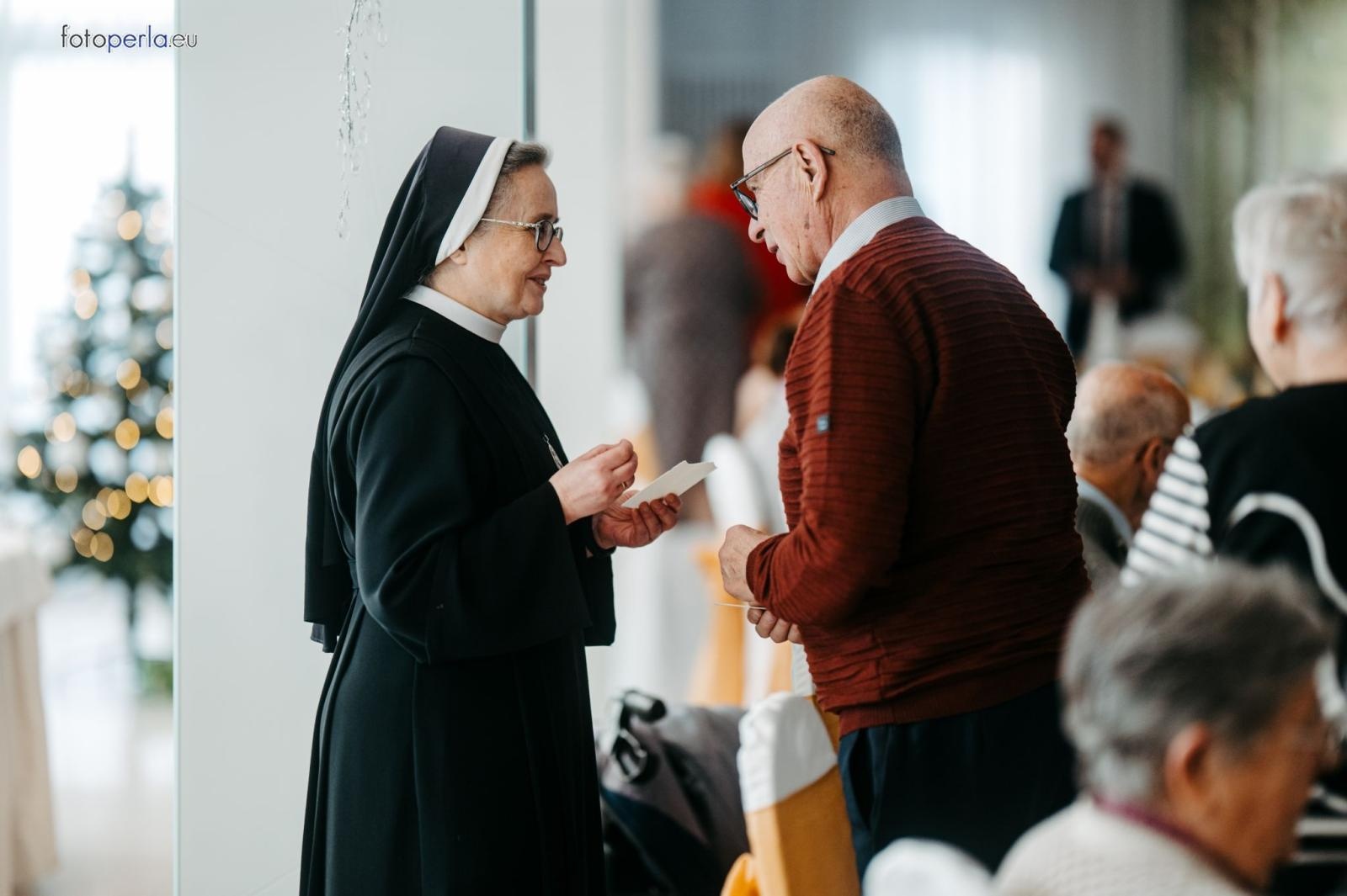 Zdjęcie w galerii na portalu naszraciborz.pl: Świąteczne spotkanie opłatkowe dla mieszkańców Gminy Krzanowice wiadomości z regionu