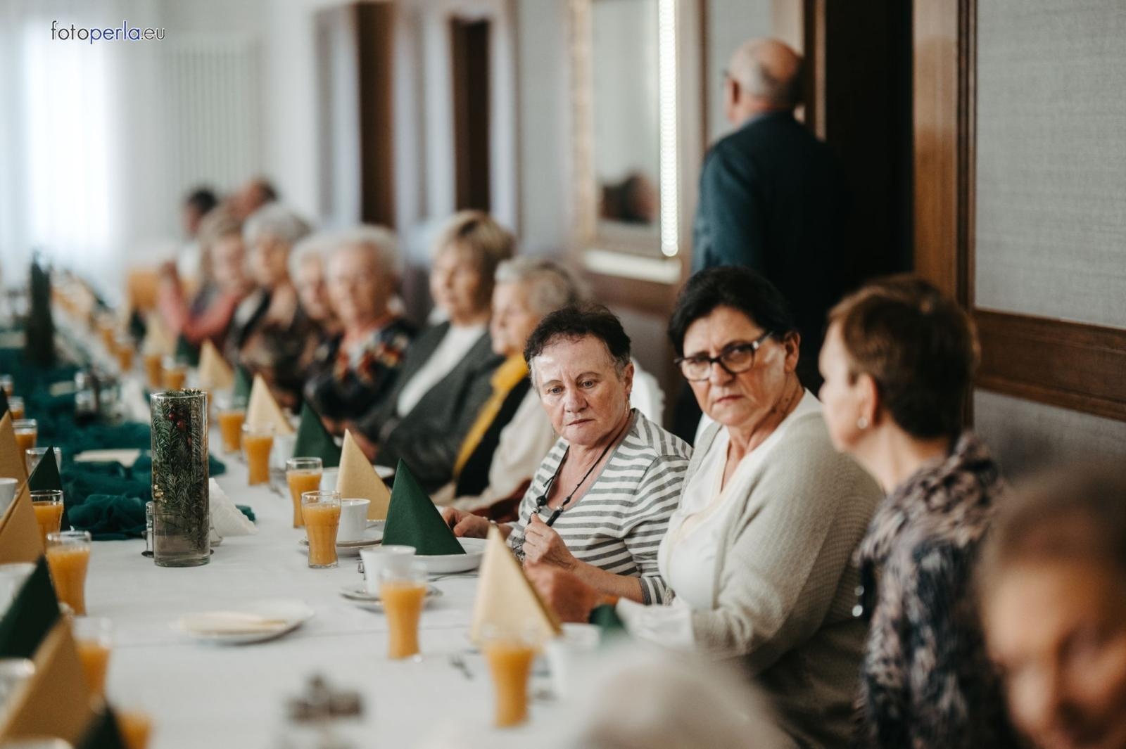 Zdjęcie w galerii na portalu naszraciborz.pl: Świąteczne spotkanie opłatkowe dla mieszkańców Gminy Krzanowice wiadomości z regionu