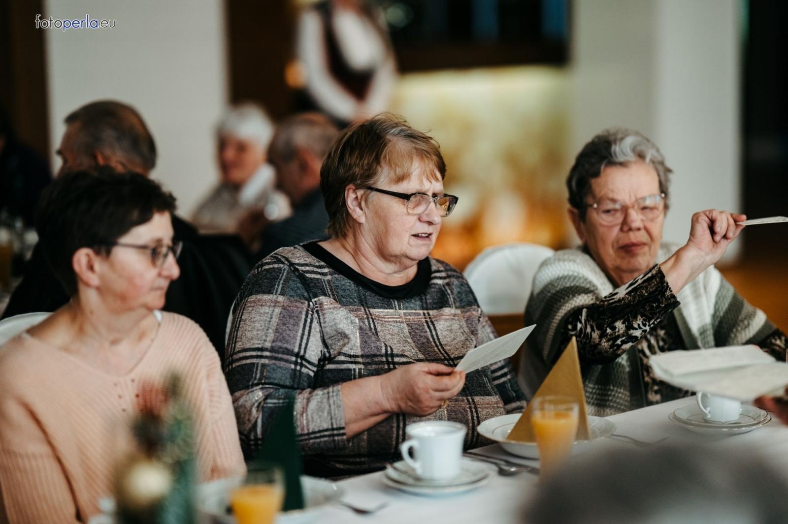 Zdjęcie w galerii na portalu naszraciborz.pl: Świąteczne spotkanie opłatkowe dla mieszkańców Gminy Krzanowice wiadomości z regionu