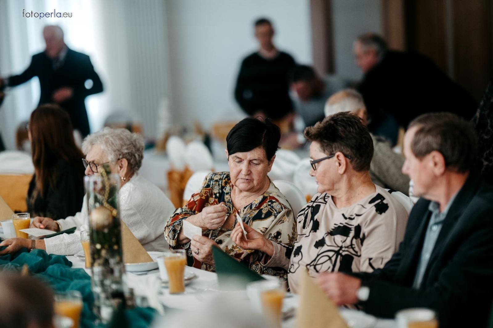 Zdjęcie w galerii na portalu naszraciborz.pl: Świąteczne spotkanie opłatkowe dla mieszkańców Gminy Krzanowice wiadomości z regionu