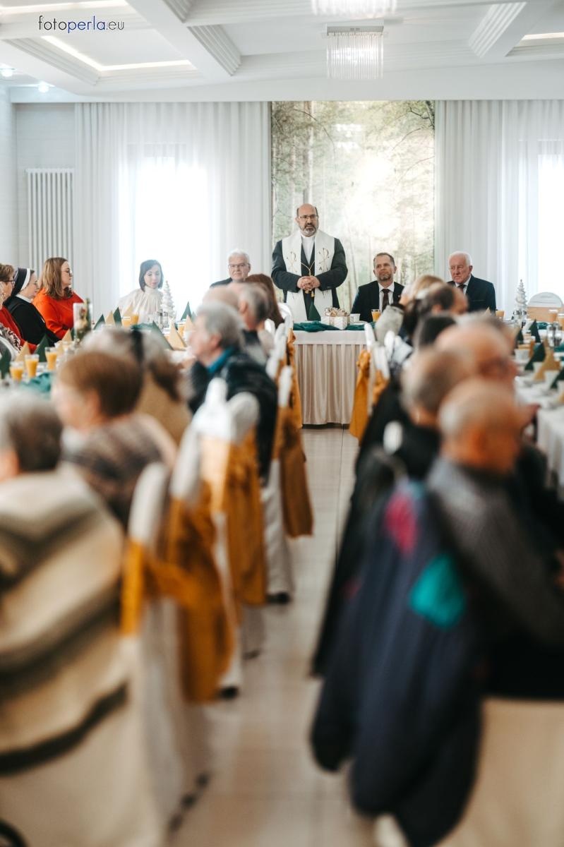 Zdjęcie w galerii na portalu naszraciborz.pl: Świąteczne spotkanie opłatkowe dla mieszkańców Gminy Krzanowice wiadomości z regionu