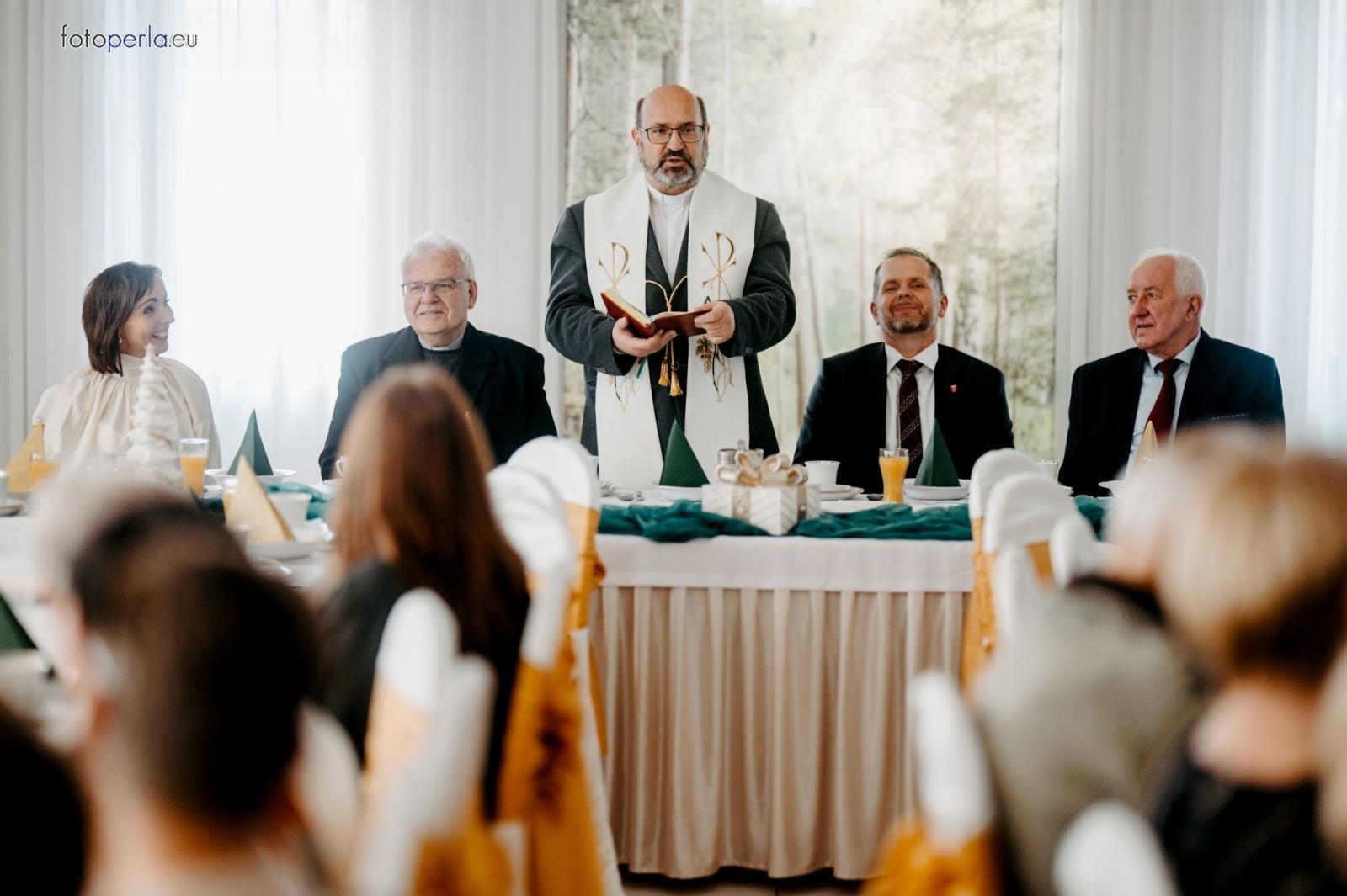 Zdjęcie w galerii na portalu naszraciborz.pl: Świąteczne spotkanie opłatkowe dla mieszkańców Gminy Krzanowice wiadomości z regionu