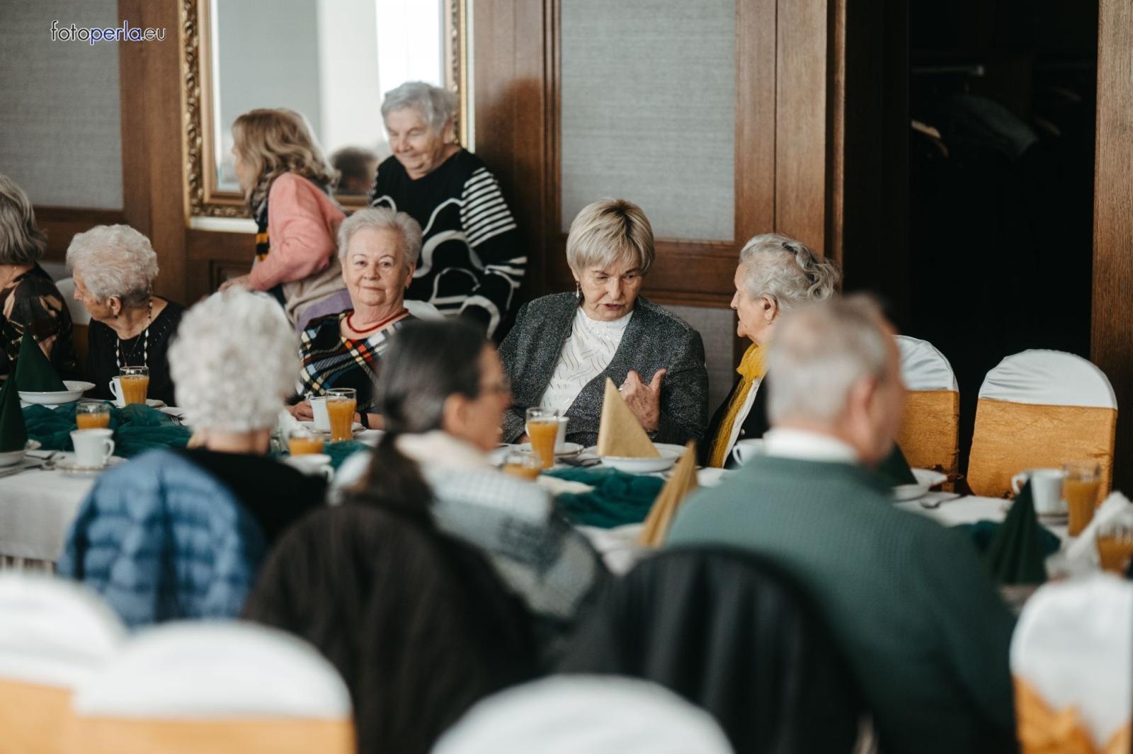 Zdjęcie w galerii na portalu naszraciborz.pl: Świąteczne spotkanie opłatkowe dla mieszkańców Gminy Krzanowice wiadomości z regionu