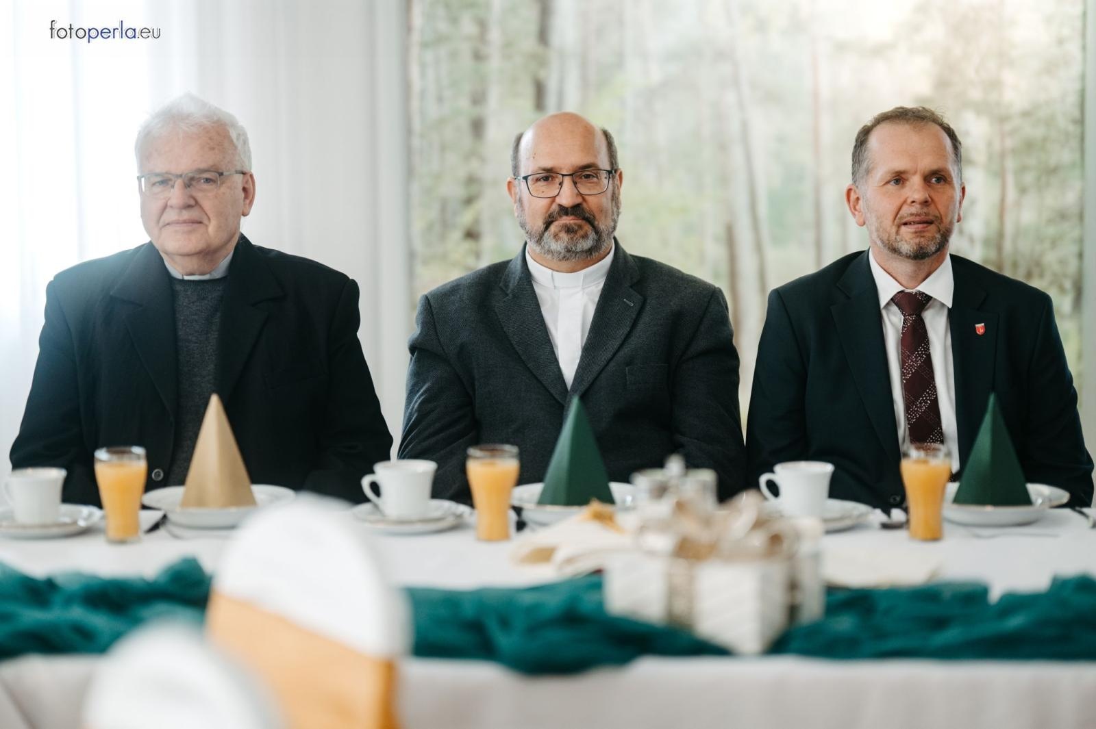 Zdjęcie w galerii na portalu naszraciborz.pl: Świąteczne spotkanie opłatkowe dla mieszkańców Gminy Krzanowice wiadomości z regionu