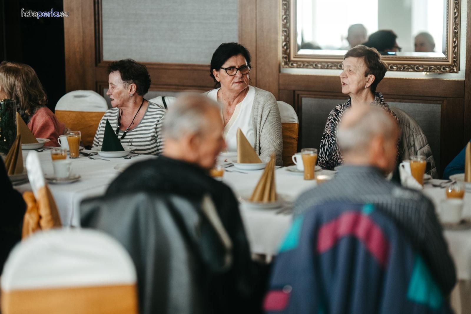 Zdjęcie w galerii na portalu naszraciborz.pl: Świąteczne spotkanie opłatkowe dla mieszkańców Gminy Krzanowice wiadomości z regionu