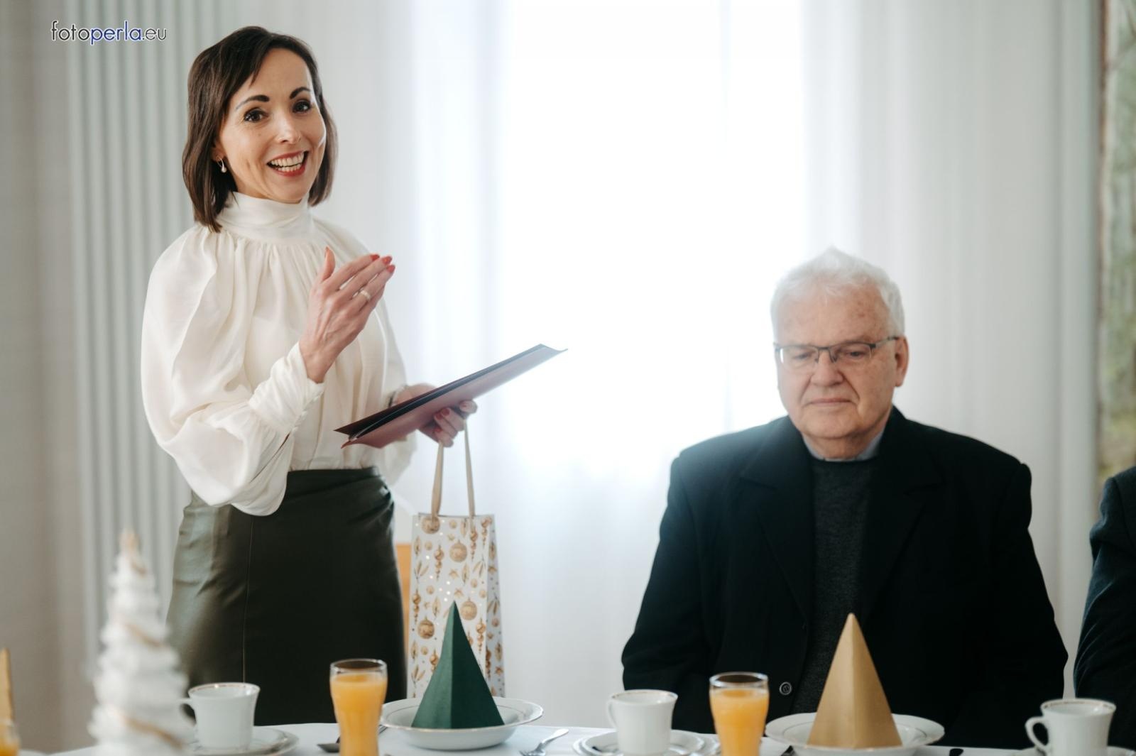 Zdjęcie w galerii na portalu naszraciborz.pl: Świąteczne spotkanie opłatkowe dla mieszkańców Gminy Krzanowice wiadomości z regionu