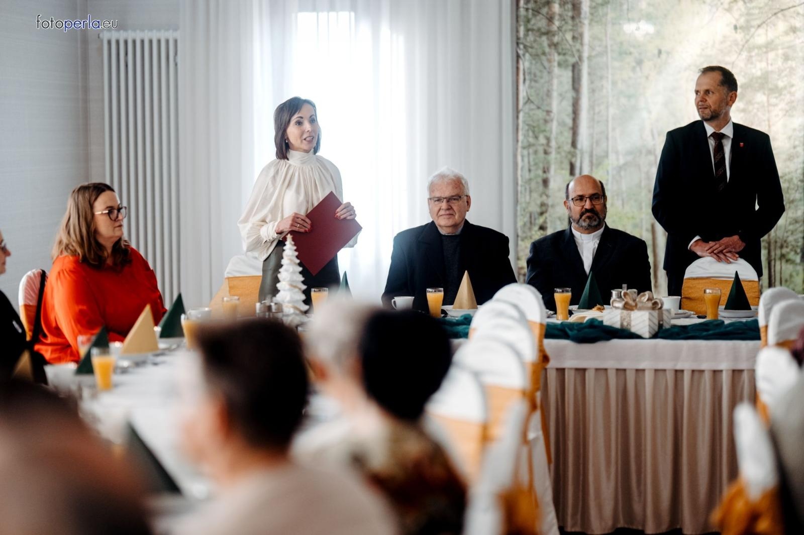 Zdjęcie w galerii na portalu naszraciborz.pl: Świąteczne spotkanie opłatkowe dla mieszkańców Gminy Krzanowice wiadomości z regionu