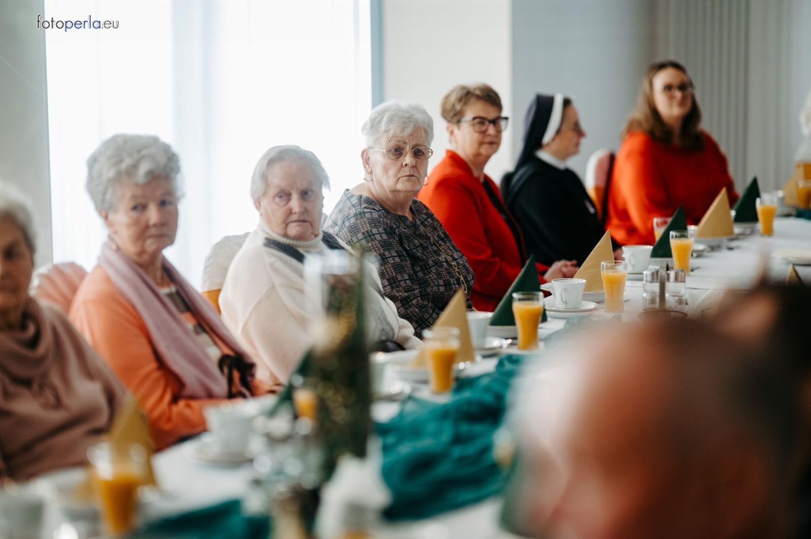 Zdjęcie w galerii na portalu naszraciborz.pl: Świąteczne spotkanie opłatkowe dla mieszkańców Gminy Krzanowice wiadomości z regionu