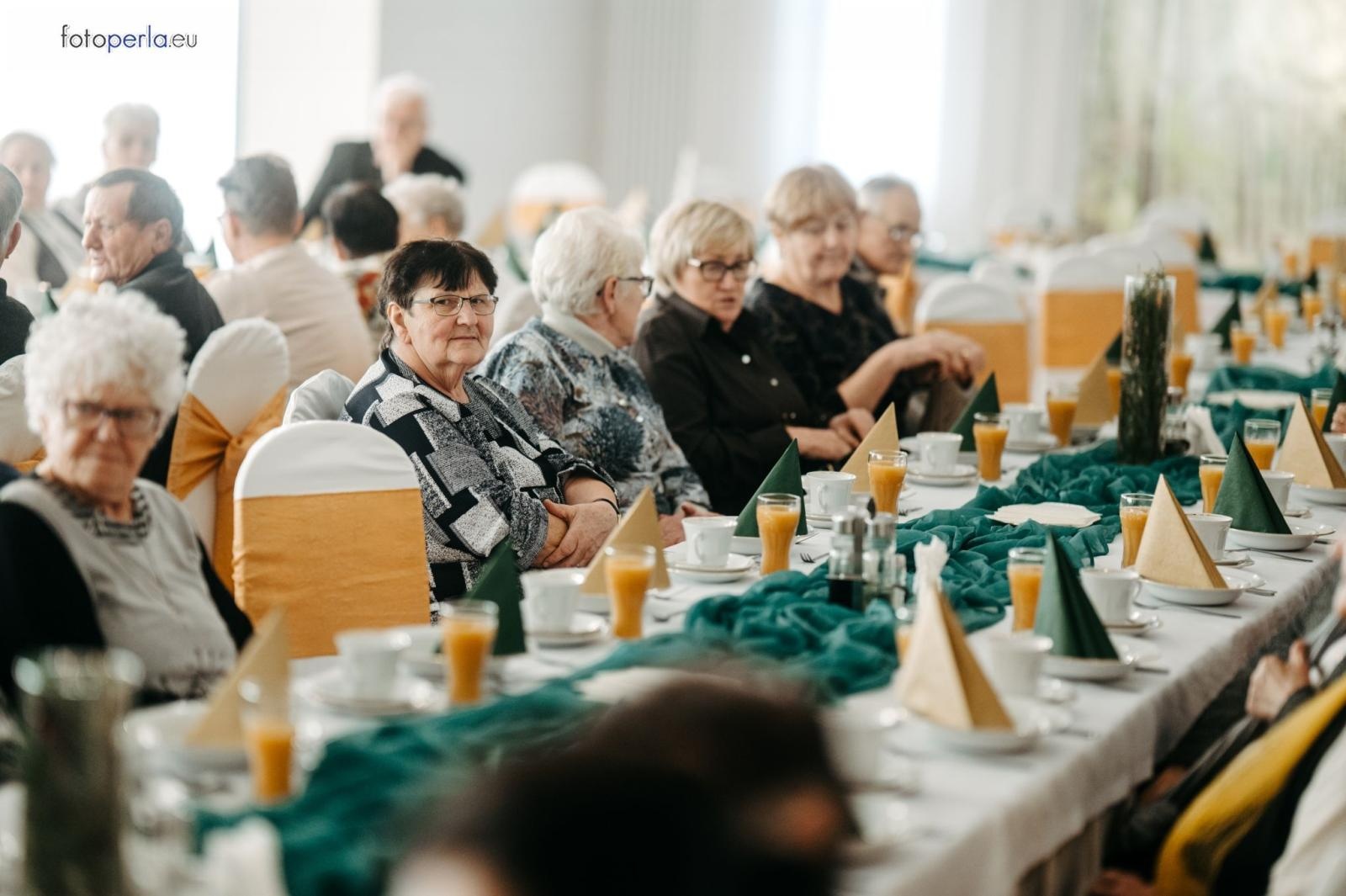 Zdjęcie w galerii na portalu naszraciborz.pl: Świąteczne spotkanie opłatkowe dla mieszkańców Gminy Krzanowice wiadomości z regionu