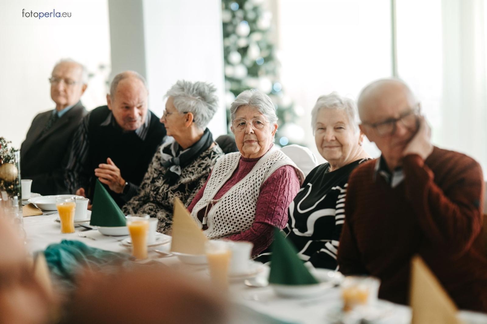 Zdjęcie w galerii na portalu naszraciborz.pl: Świąteczne spotkanie opłatkowe dla mieszkańców Gminy Krzanowice wiadomości z regionu
