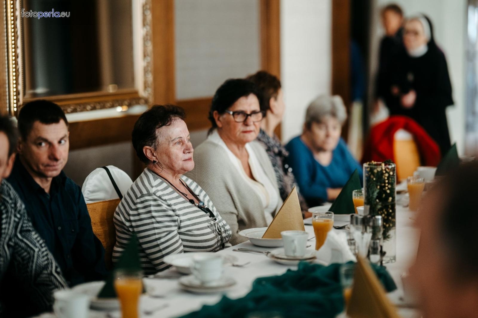 Zdjęcie w galerii na portalu naszraciborz.pl: Świąteczne spotkanie opłatkowe dla mieszkańców Gminy Krzanowice wiadomości z regionu