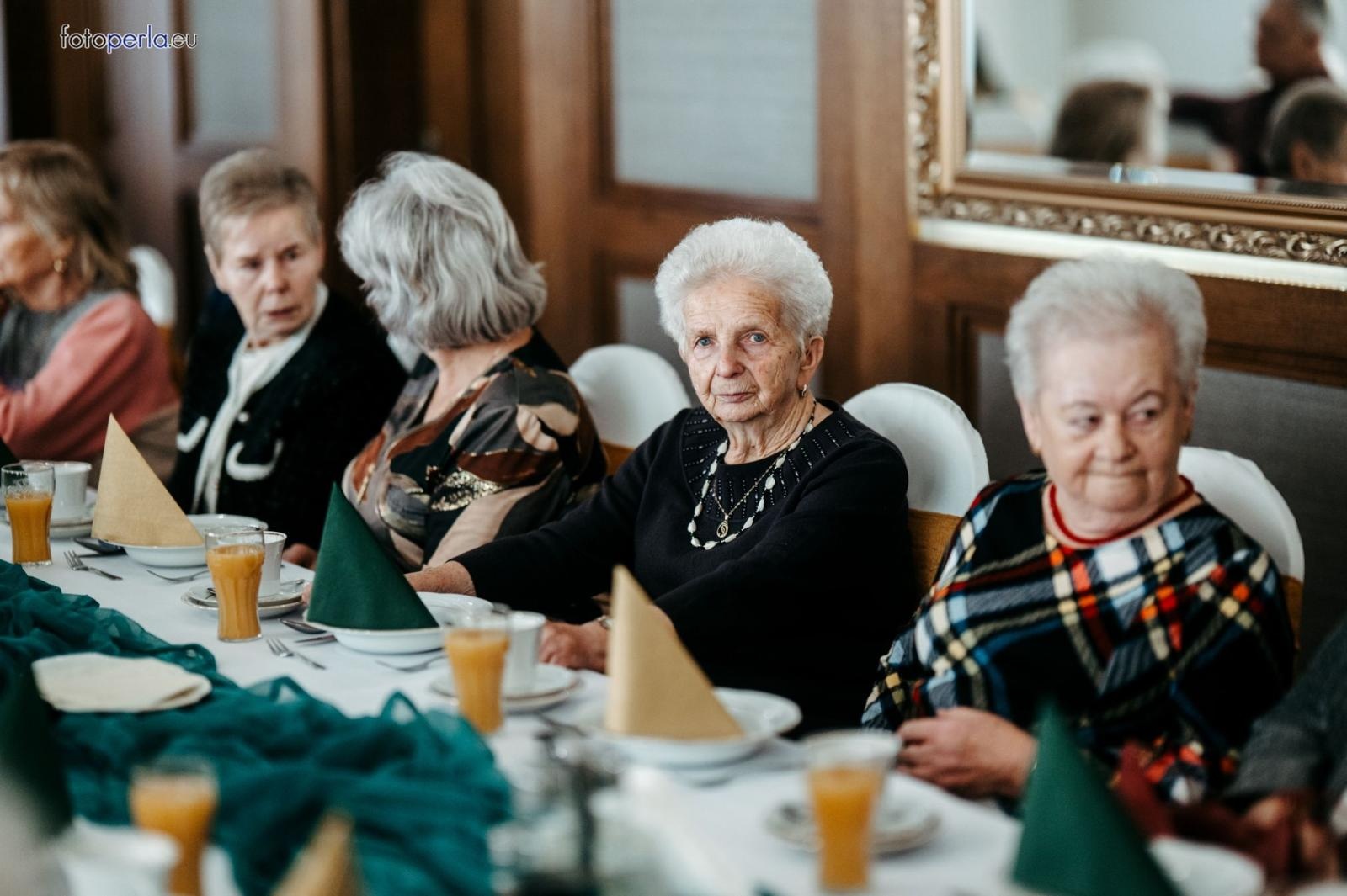 Zdjęcie w galerii na portalu naszraciborz.pl: Świąteczne spotkanie opłatkowe dla mieszkańców Gminy Krzanowice wiadomości z regionu