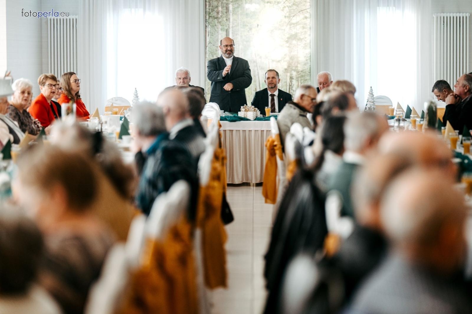 Zdjęcie w galerii na portalu naszraciborz.pl: Świąteczne spotkanie opłatkowe dla mieszkańców Gminy Krzanowice wiadomości z regionu