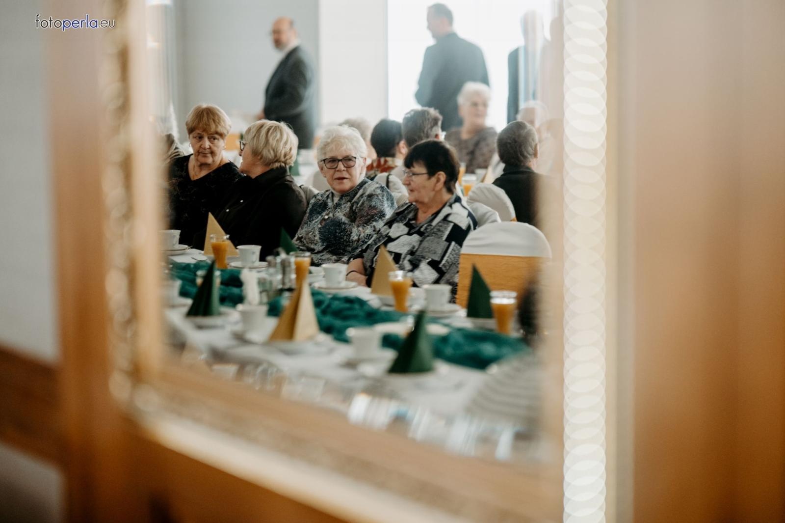 Zdjęcie w galerii na portalu naszraciborz.pl: Świąteczne spotkanie opłatkowe dla mieszkańców Gminy Krzanowice wiadomości z regionu